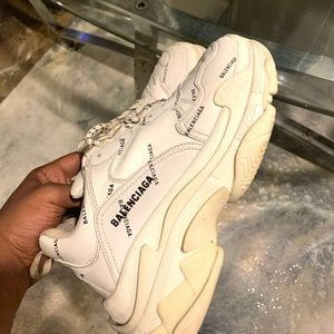 balenciaga triple s